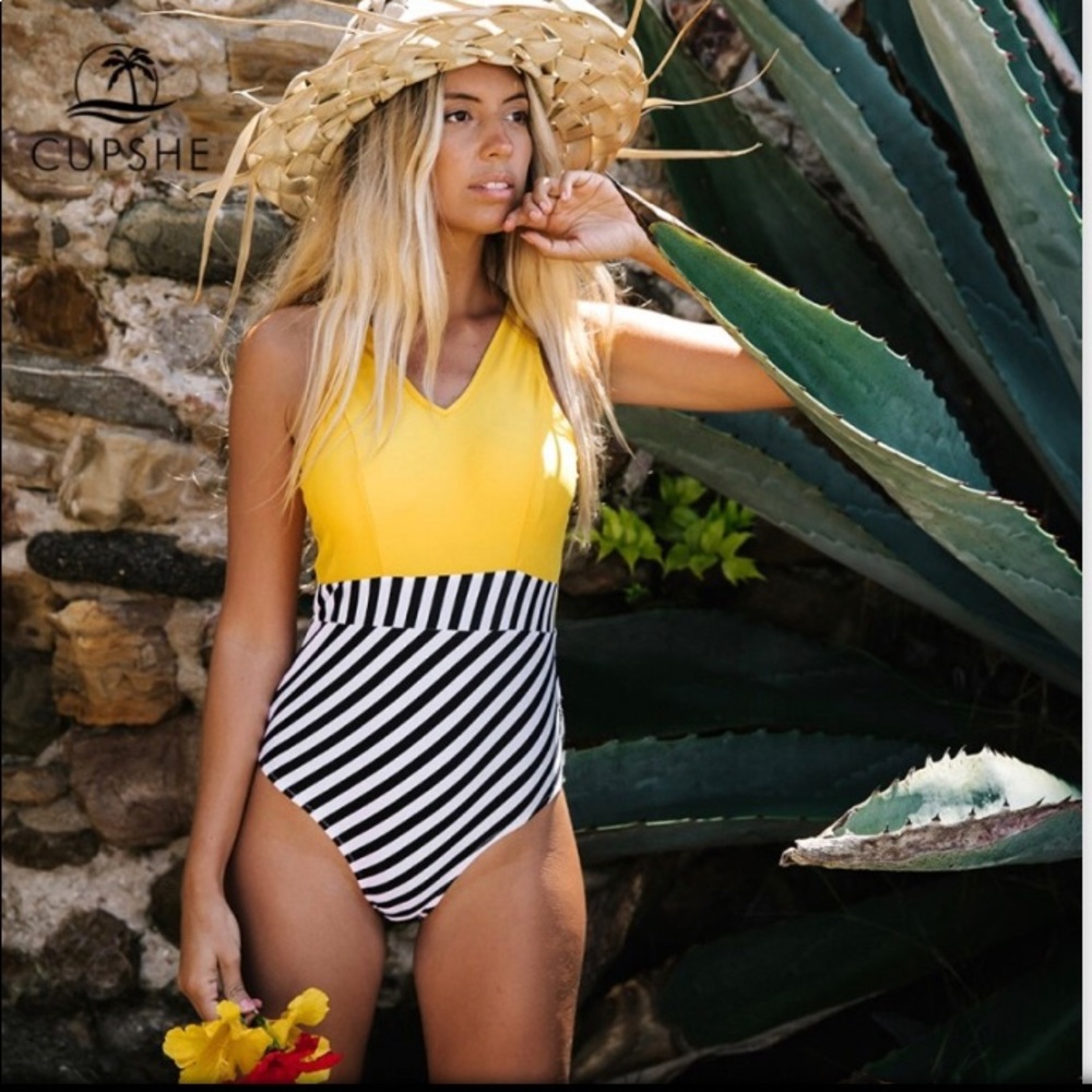 NWT Cupshe swimsuit size XL 😎